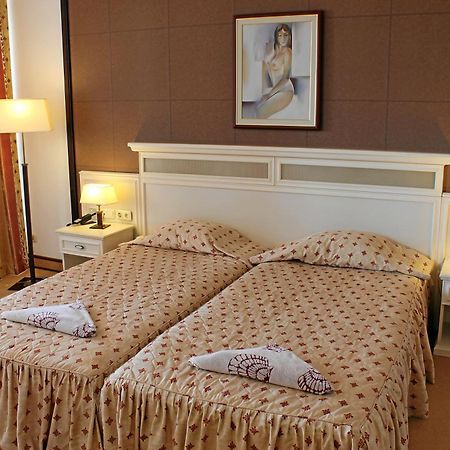 סאני ביץ' Helena Vip Villas And Suites מראה חיצוני תמונה