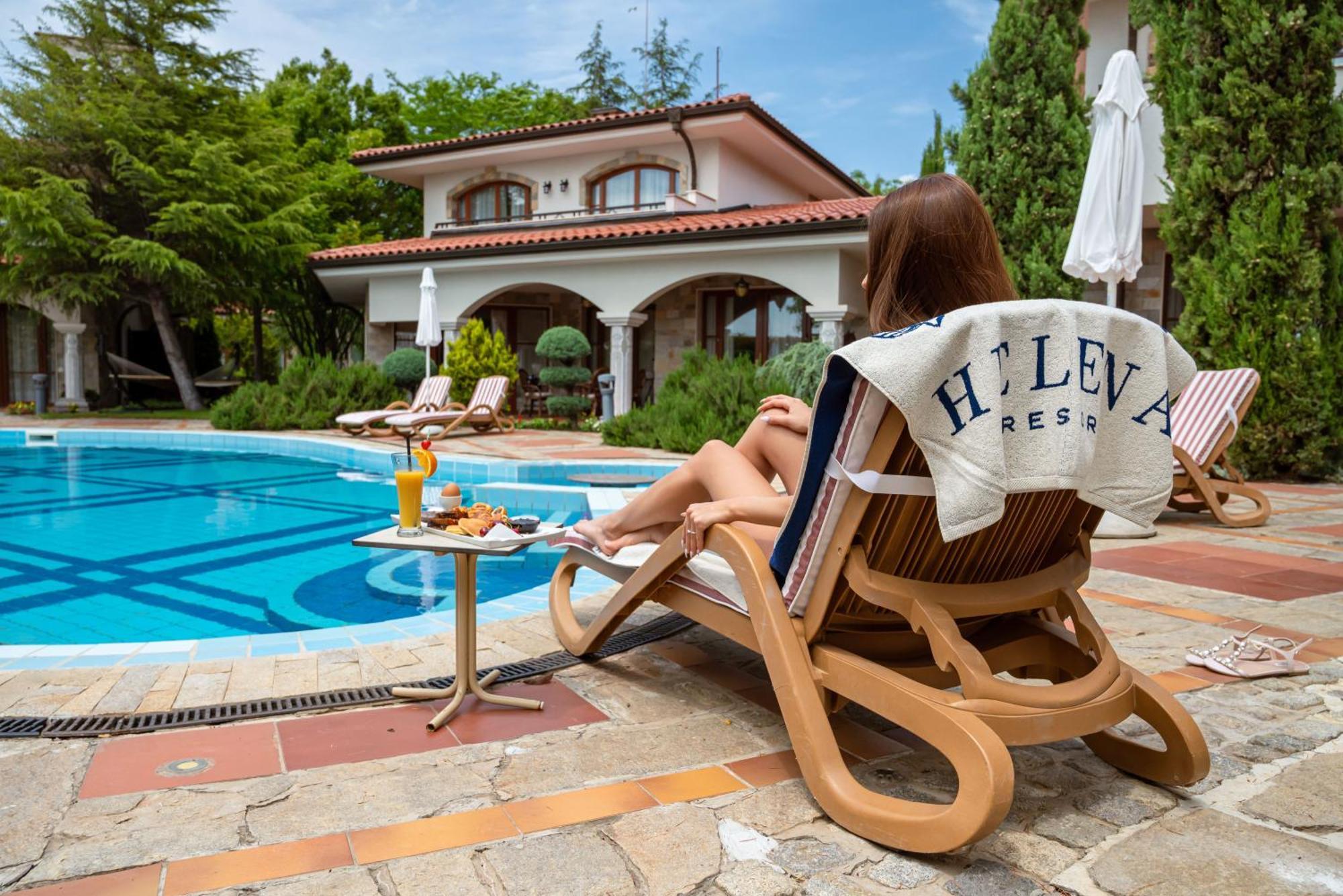 סאני ביץ' Helena Vip Villas And Suites מראה חיצוני תמונה