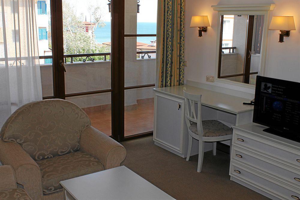 סאני ביץ' Helena Vip Villas And Suites מראה חיצוני תמונה