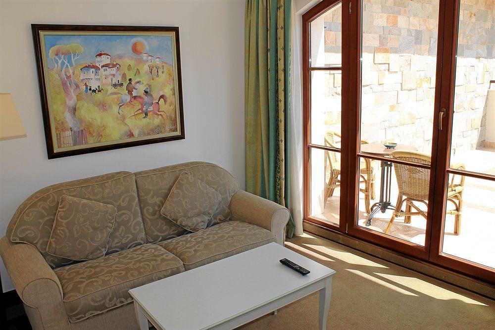 סאני ביץ' Helena Vip Villas And Suites מראה חיצוני תמונה