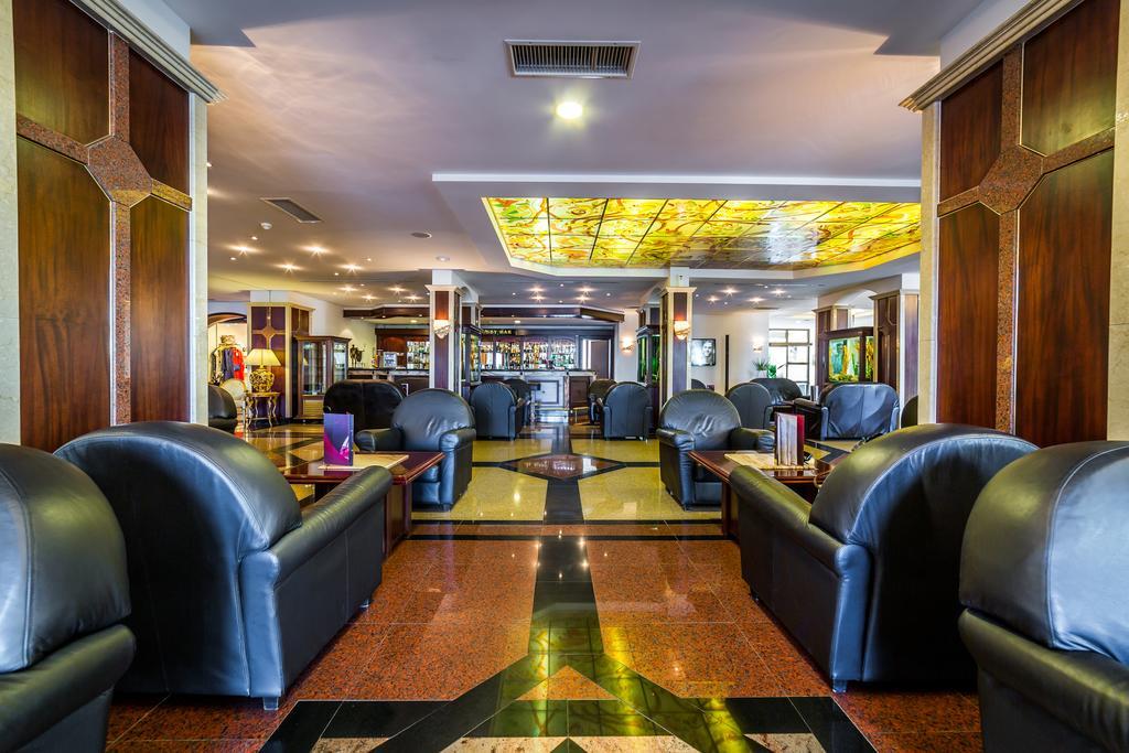 סאני ביץ' Helena Vip Villas And Suites מראה חיצוני תמונה