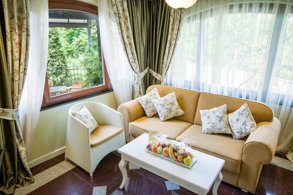 סאני ביץ' Helena Vip Villas And Suites מראה חיצוני תמונה