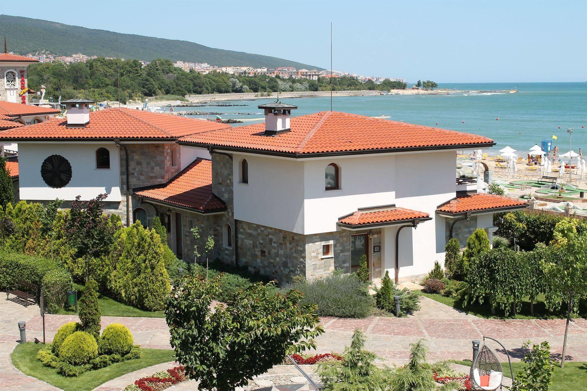 סאני ביץ' Helena Vip Villas And Suites מראה חיצוני תמונה