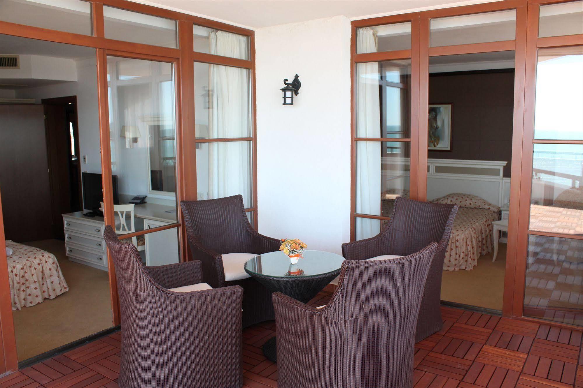סאני ביץ' Helena Vip Villas And Suites מראה חיצוני תמונה